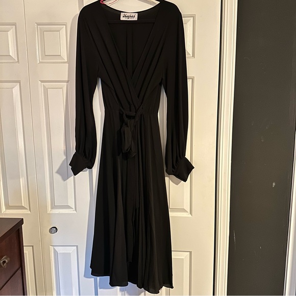 Meghan LA Pearl Detail Black Dress - Picture 2 of 6